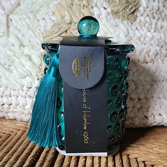 House of Harlow 1960 ocean jasper soy blend candle in a teal hobnail jar 10oz - Picture 5 of 11